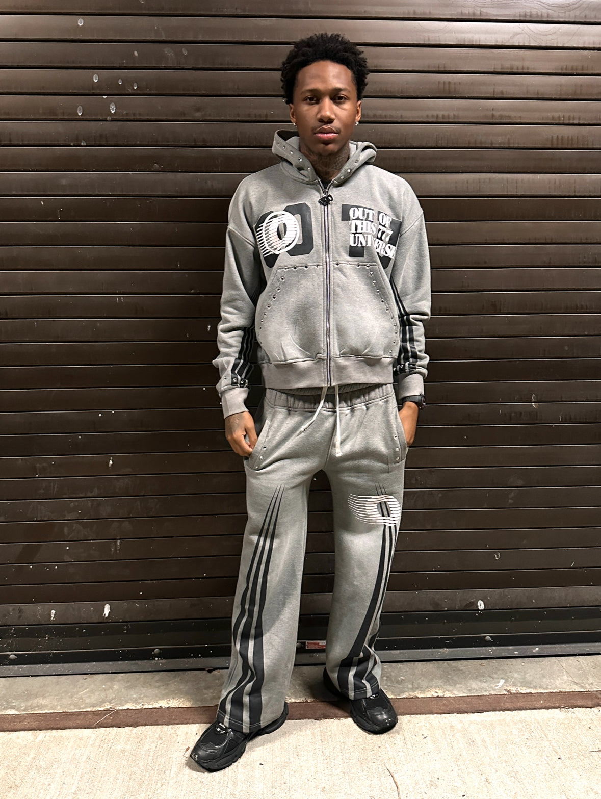 OOTU GREY "RHINESTONE"ZIP UP HOODIE.