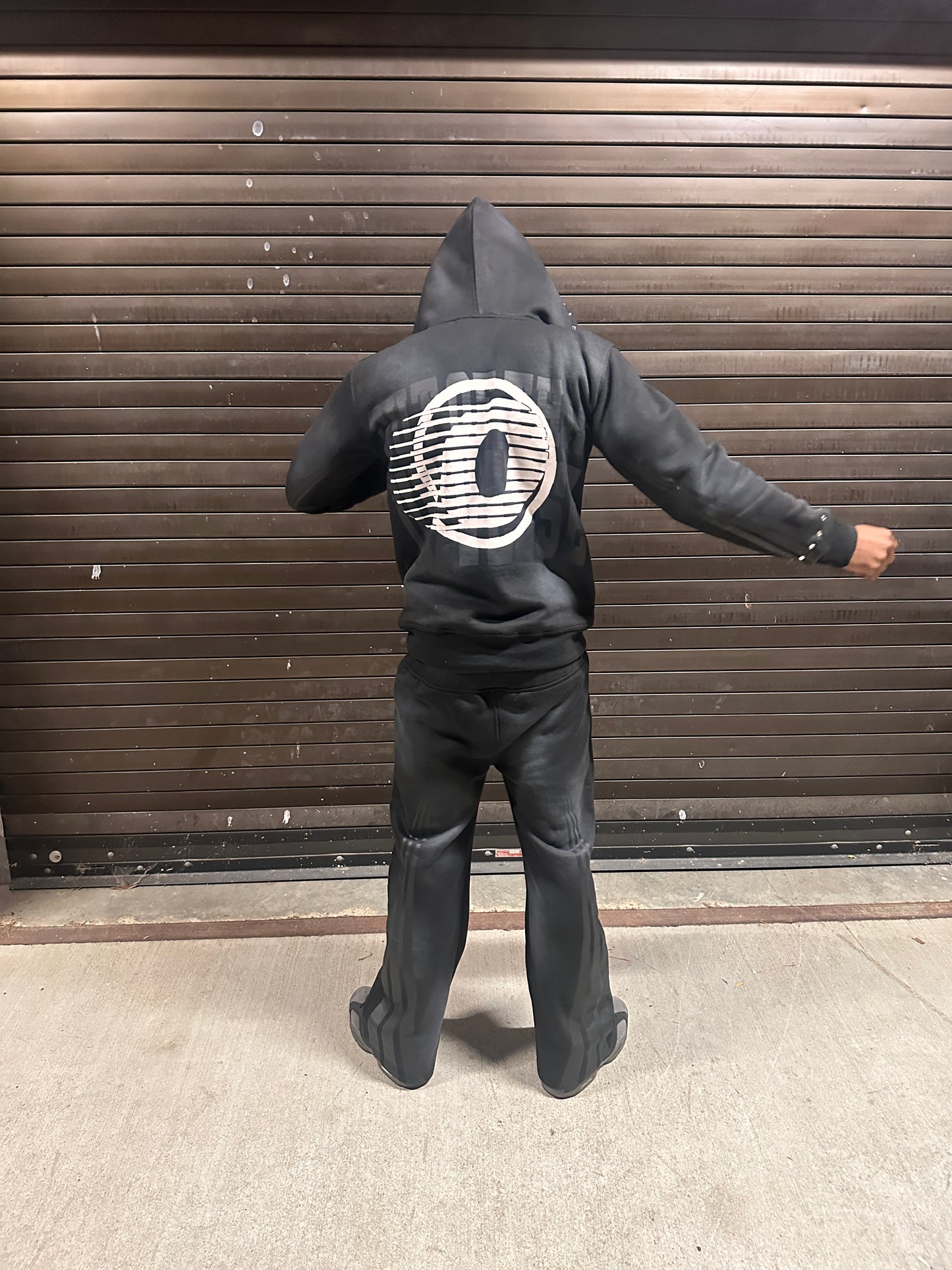 OOTU BLACK "RHINESTONE"ZIP UP HOODIE.